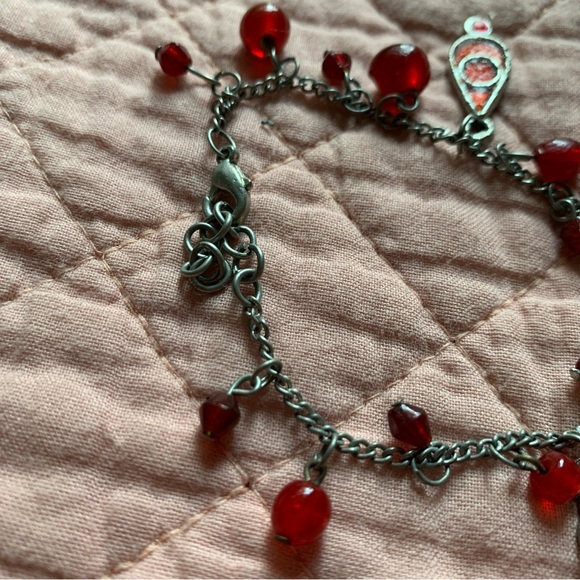VINTAGE - Charm bracelet - Rubis Red beads - flower - Rolo chain dark - Picture 3 of 5